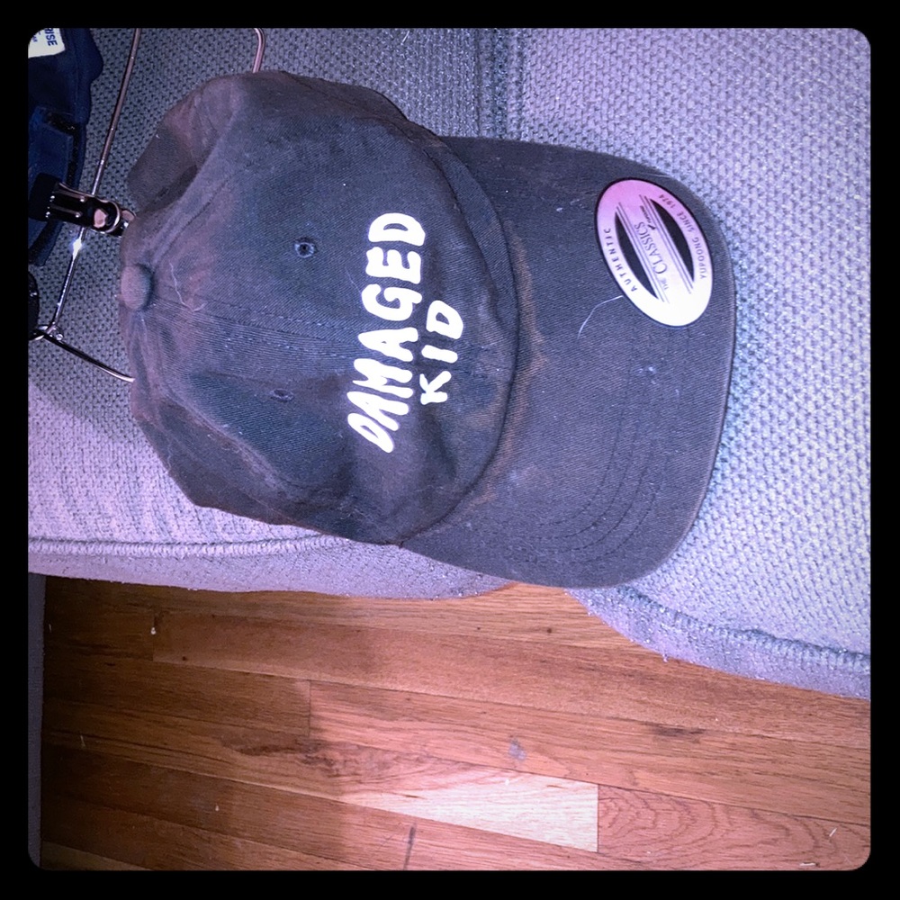 Damaged kid yupoong hat